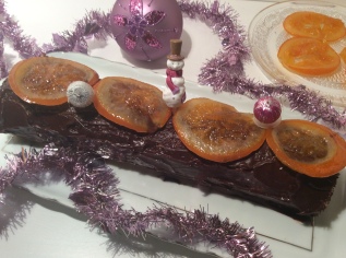 bûche de Noël sans gluten au chocolate et oranges confites